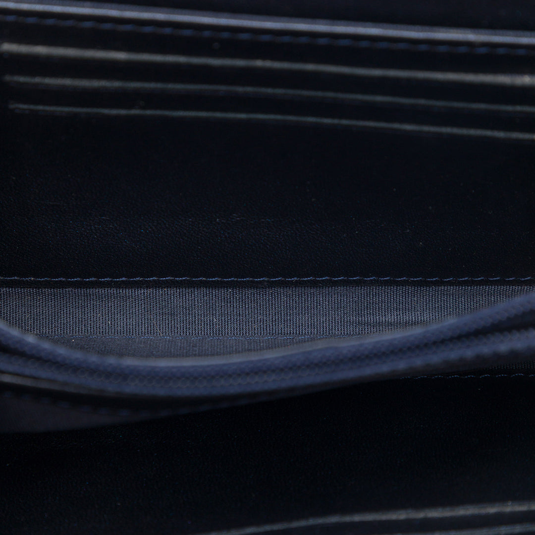 Chanel CC Chevron Cuir d’agneau clouté Wallet on Chain