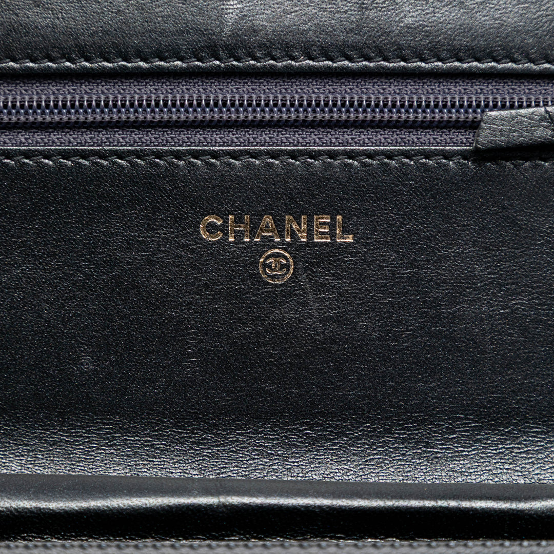 Chanel Matelassé Cuir d’agneau Double Stitch Boy Wallet on Chain