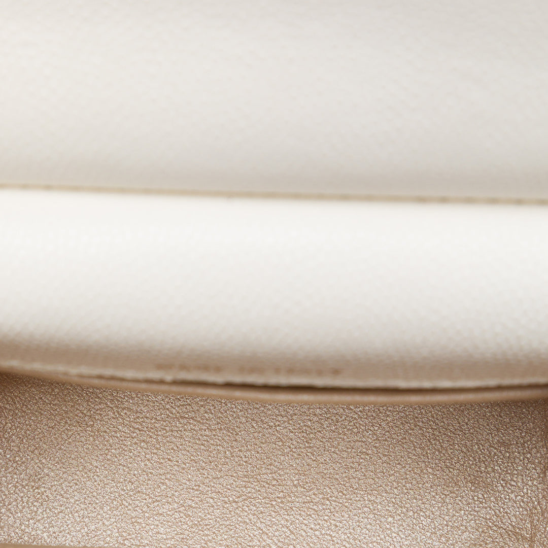 Chanel Pochette CC Matelassé Armature à rabat avec chaîne Cuir caviar Blanc – vue 4 – GABY PARIS