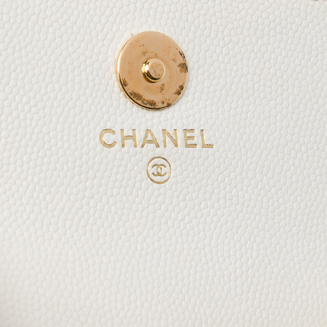 Chanel Pochette CC Matelassé Armature à rabat avec chaîne Cuir caviar Blanc – vue 5 – GABY PARIS
