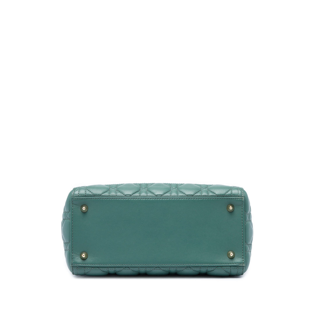 Dior Lady Dior Cannage Moyen Cuir d'agneau Vert – vue 3 – GABY PARIS
