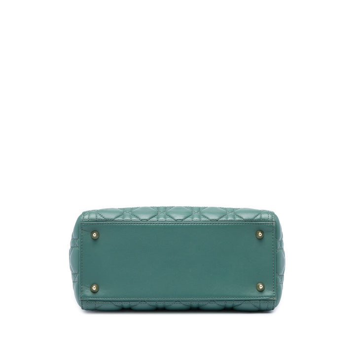 Dior Lady Dior Cannage Moyen Cuir d'agneau Vert – vue 3 – GABY PARIS