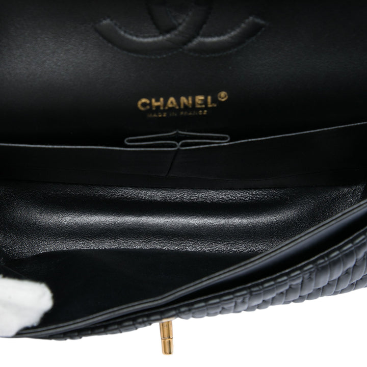 Chanel Medium Classic Chevron Cuir de veau Pleated Double rabat