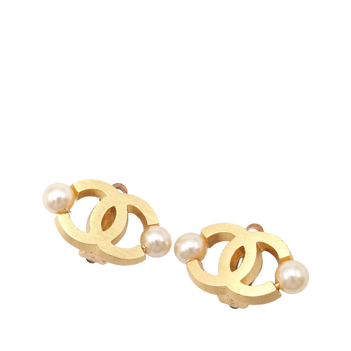Chanel CC plaqué Perles fantaisie Clip on Boucles d’oreilles