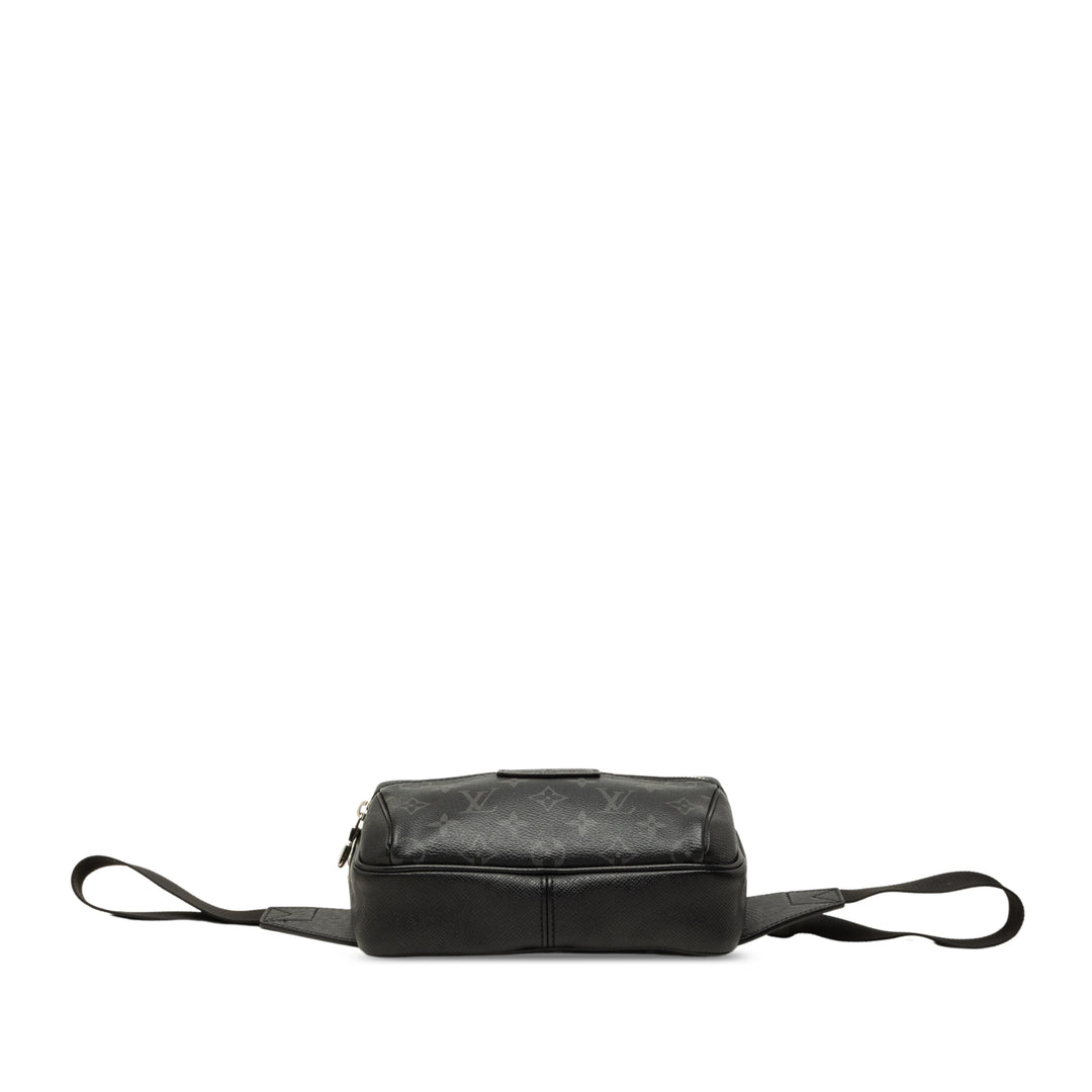 Louis Vuitton Sac banane Taigarama Outdoor Bumbag Monogram Eclipse Noir – vue 3 – GABY PARIS