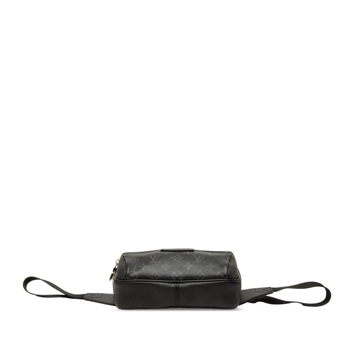 Louis Vuitton Sac banane Taigarama Outdoor Bumbag Monogram Eclipse Noir – vue 3 – GABY PARIS
