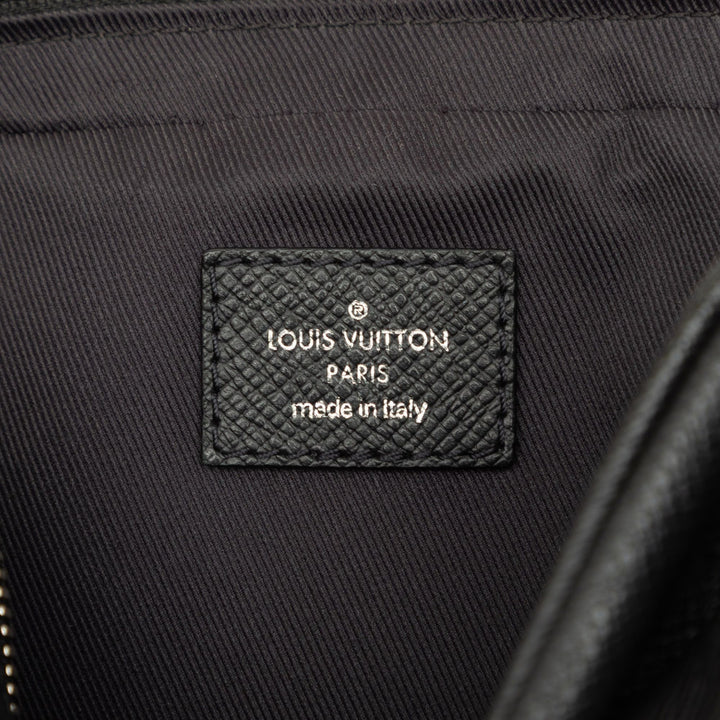 Louis Vuitton Sac banane Taigarama Outdoor Bumbag Monogram Eclipse Noir – vue 5 – GABY PARIS