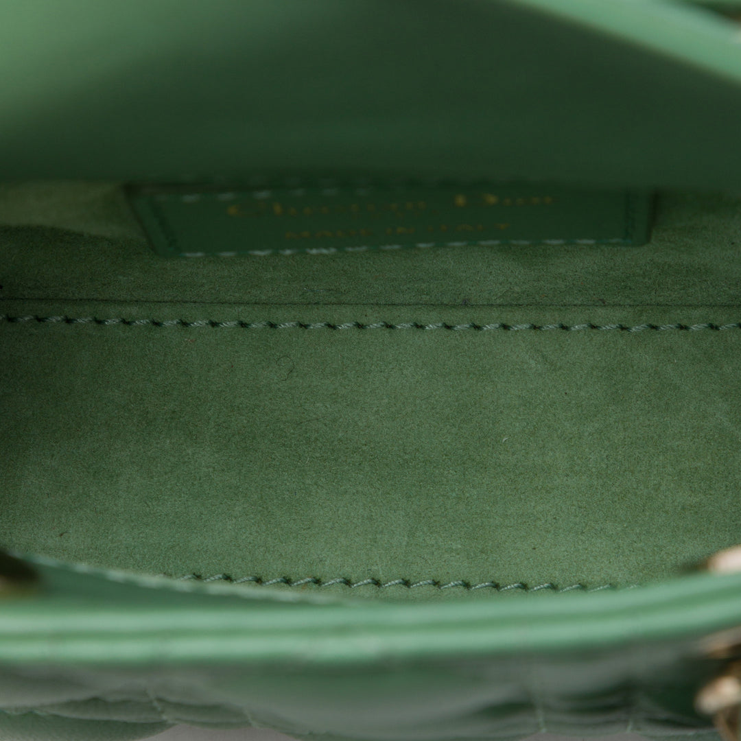 Dior Lady Dior Cannage Micro Cuir d'agneau Vert – vue 4 – GABY PARIS