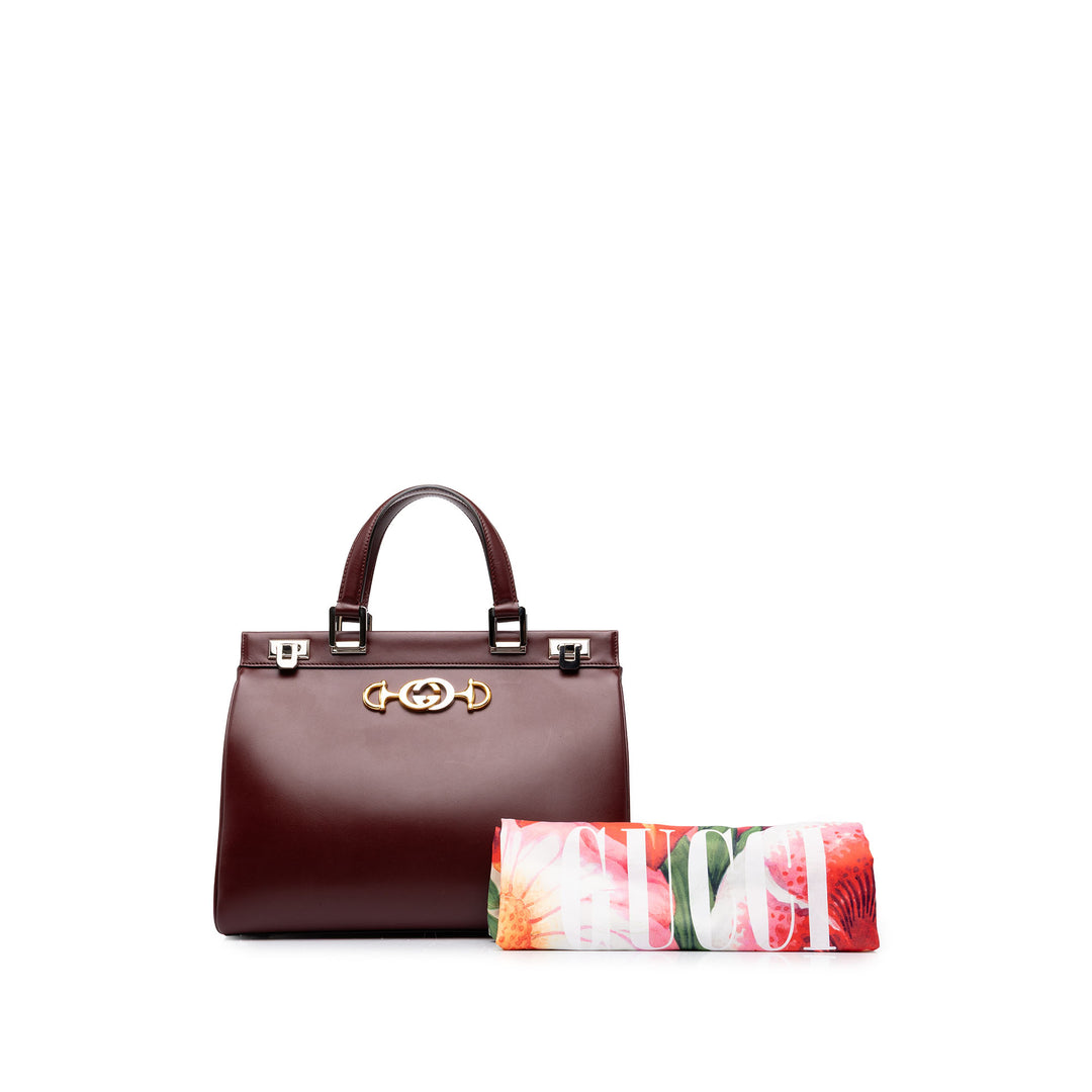Gucci Sac à main Zumi à Moyen Cuir de veau Rouge – vue 7 – GABY PARIS