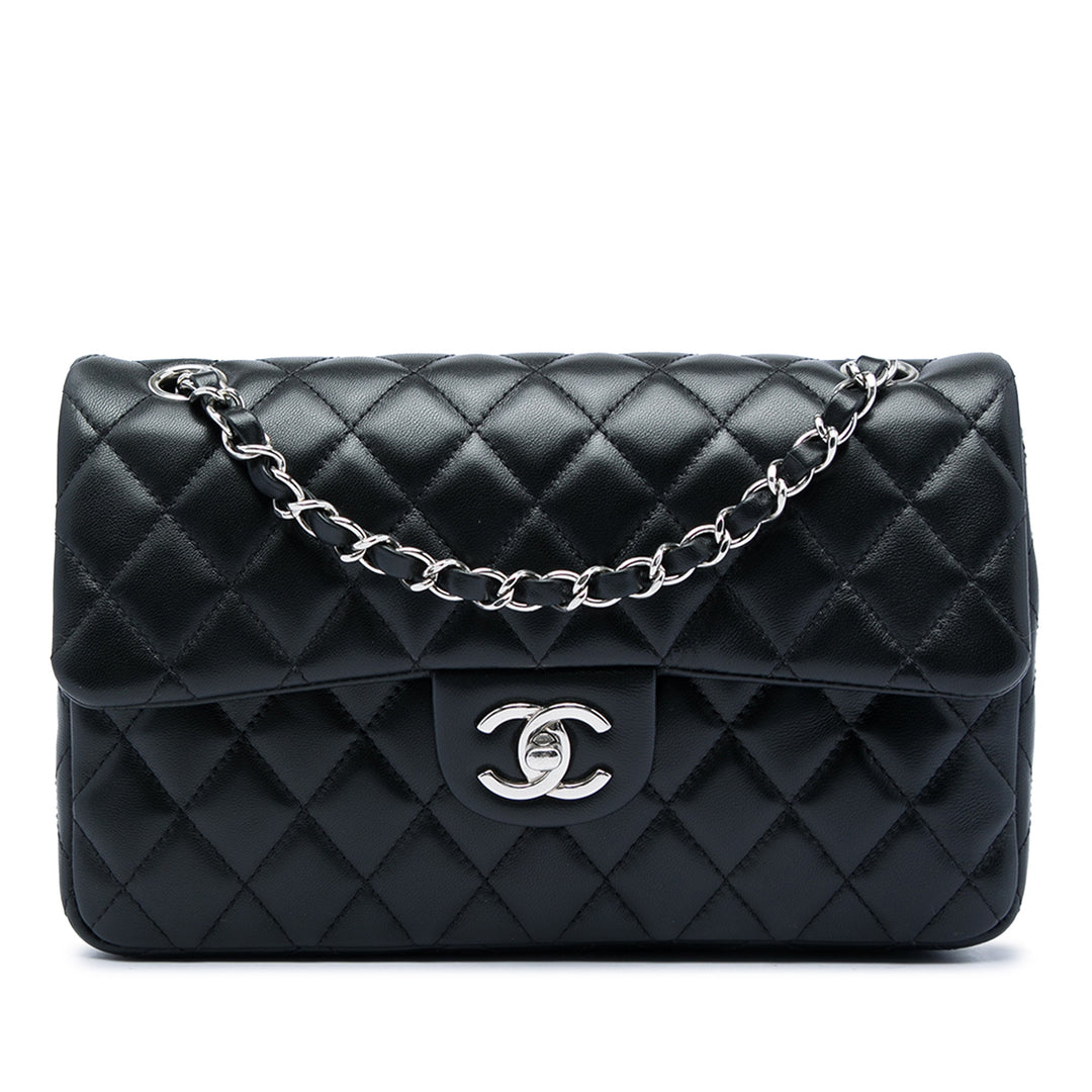 Chanel Medium Classic Cuir d’agneau Simple rabat