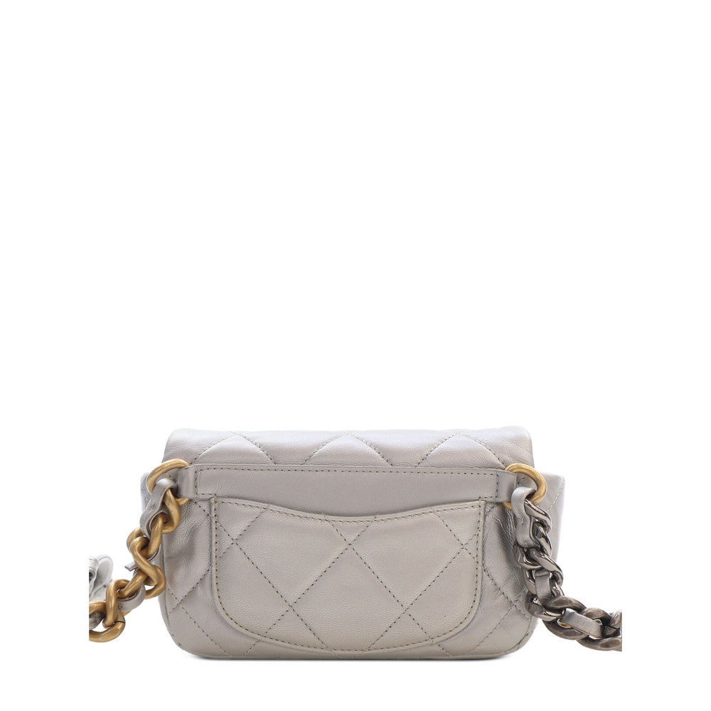 Chanel Métallisé 19 Sac ceinture Cuir d'agneau Argenté – vue 2 – GABY PARIS
