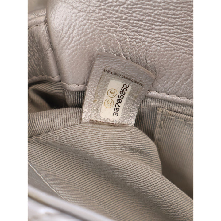 Chanel Métallisé 19 Sac ceinture Cuir d'agneau Argenté – vue 6 – GABY PARIS