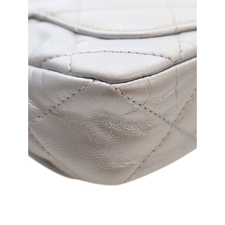 Chanel Métallisé 19 Sac ceinture Cuir d'agneau Argenté – vue 9 – GABY PARIS