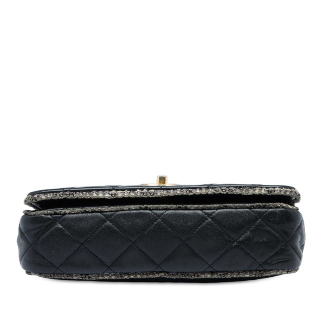 Chanel CC Matelassé et Chaîne à rabat Petit Cuir d'agneau Noir