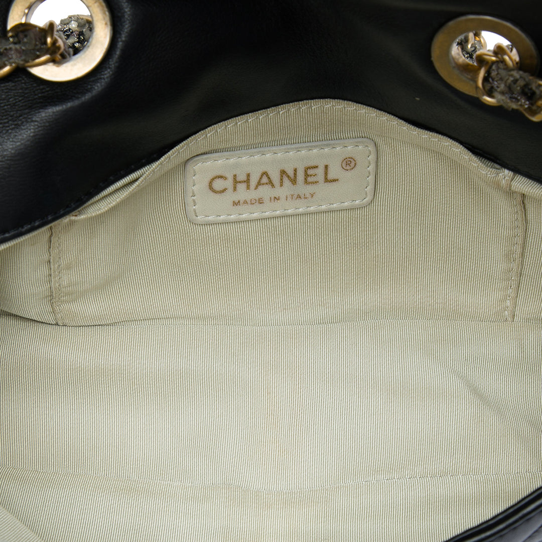 Chanel CC Matelassé et Chaîne à rabat Petit Cuir d'agneau Noir