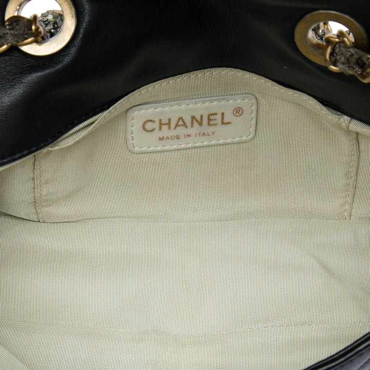 Chanel CC Matelassé et Chaîne à rabat Petit Cuir d'agneau Noir