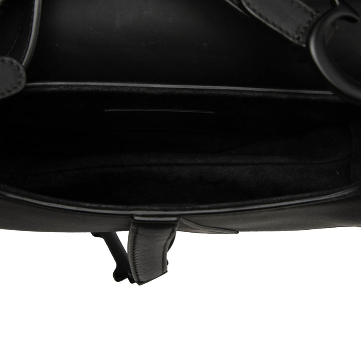 Dior Sac à main Ultra Matte Saddle Mini Cuir de veau Noir – vue 4 – GABY PARIS