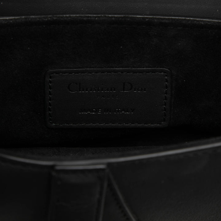 Dior Sac à main Ultra Matte Saddle Mini Cuir de veau Noir – vue 5 – GABY PARIS
