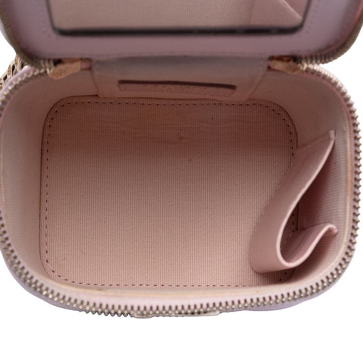 Chanel Mini CC Matelassé Cuir d’agneau Émail Coco Vanity avec chaîne