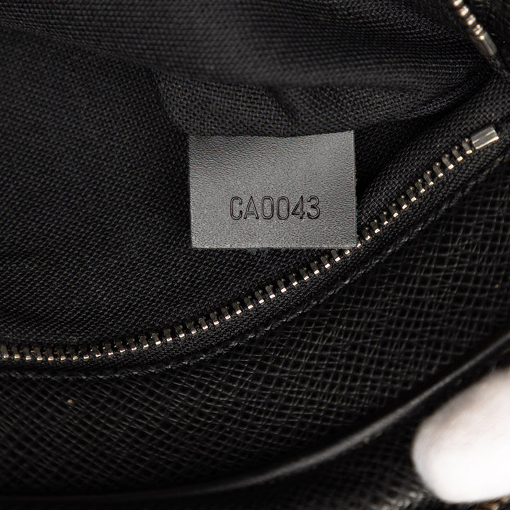 Louis Vuitton Taiga Pochette Kaluga