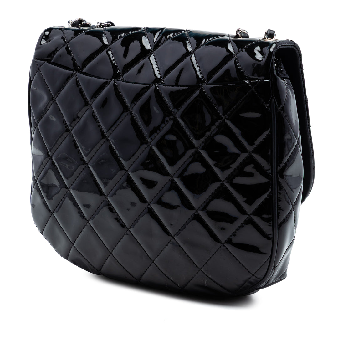 Chanel Medium Matelassé Cuir verni Bubble CC à rabat