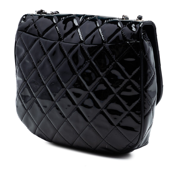 Chanel Medium Matelassé Cuir verni Bubble CC à rabat