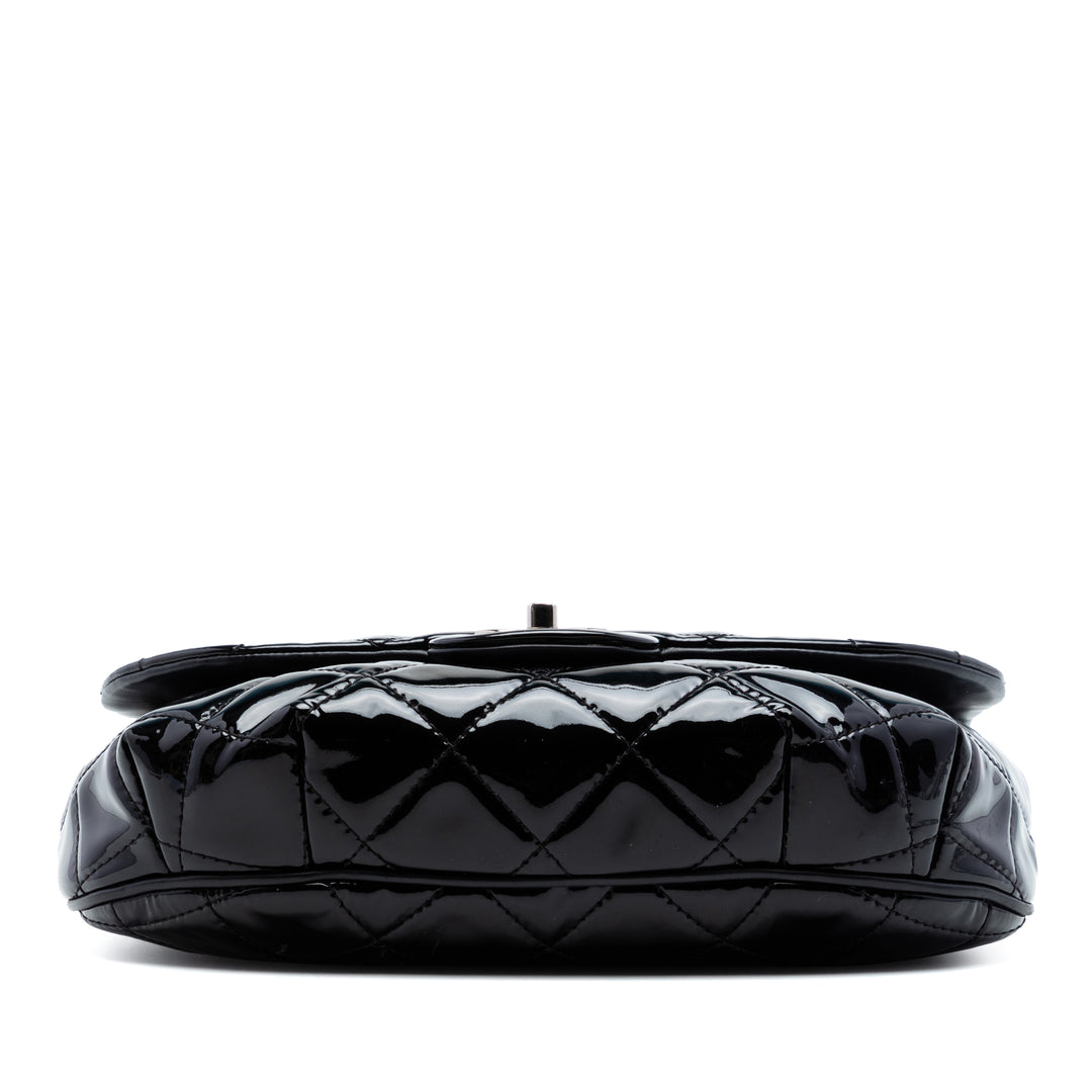 Chanel Medium Matelassé Cuir verni Bubble CC à rabat