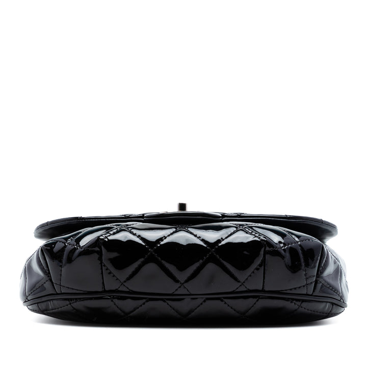 Chanel Medium Matelassé Cuir verni Bubble CC à rabat