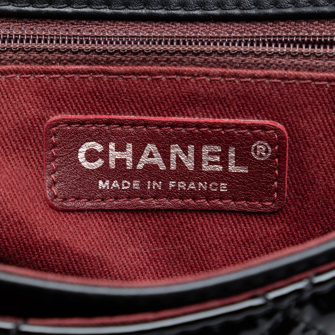 Chanel Medium Matelassé Cuir verni Bubble CC à rabat
