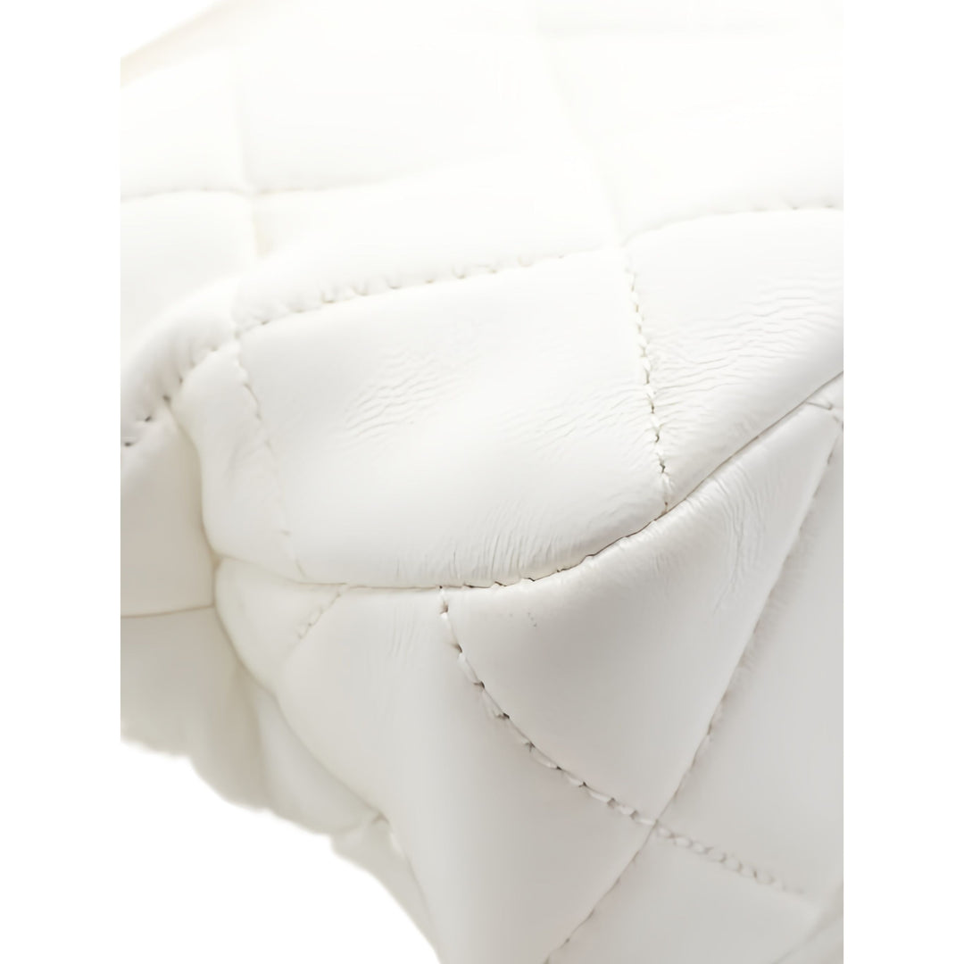 Chanel Sac porté épaule CC Matelassé Chaîne Hobo Petit Cuir d'agneau Blanc – vue 10 – GABY PARIS