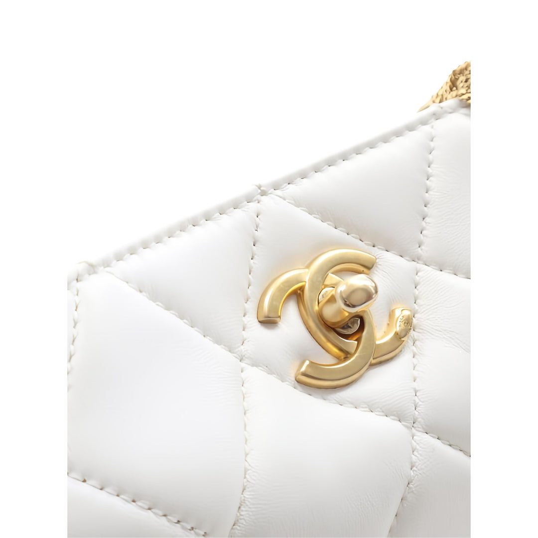 Chanel Sac porté épaule CC Matelassé Chaîne Hobo Petit Cuir d'agneau Blanc – vue 4 – GABY PARIS