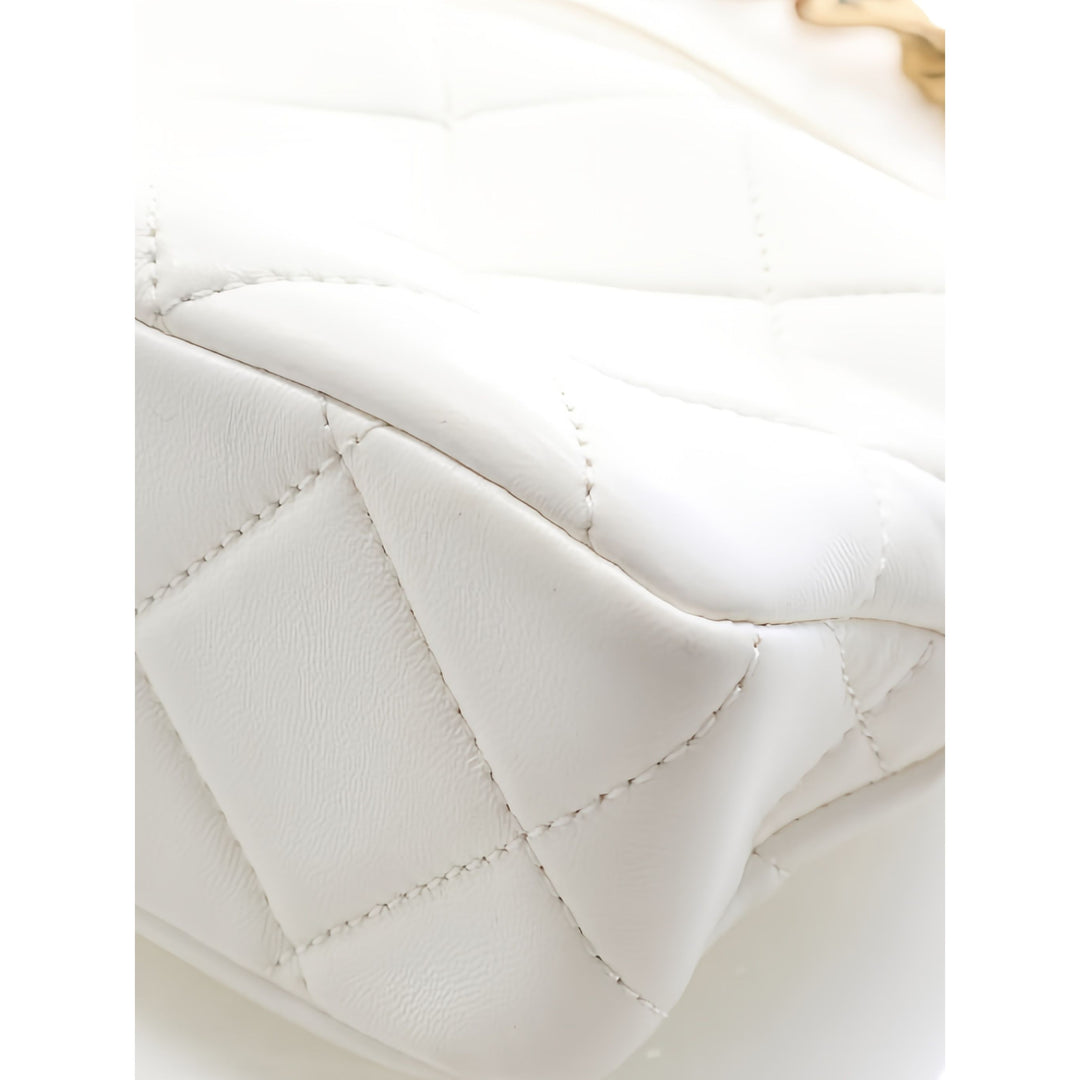 Chanel Sac porté épaule CC Matelassé Chaîne Hobo Petit Cuir d'agneau Blanc – vue 8 – GABY PARIS