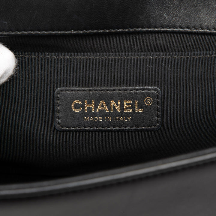 Chanel Medium Matelassé Cuir d’agneau Boy à rabat