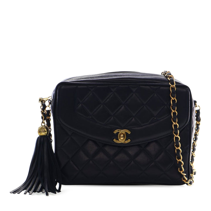 Chanel Small Matelassé Cuir d’agneau Diana Pompon Sac caméra