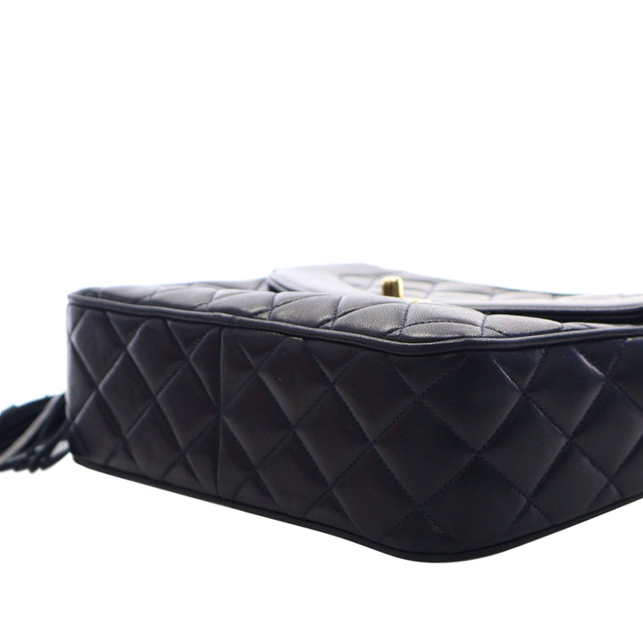 Chanel Small Matelassé Cuir d’agneau Diana Pompon Sac caméra
