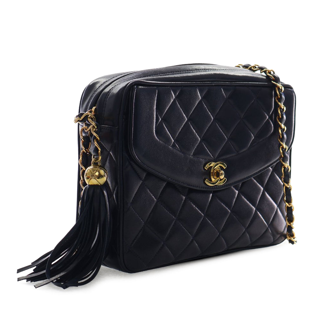 Chanel Small Matelassé Cuir d’agneau Diana Pompon Sac caméra