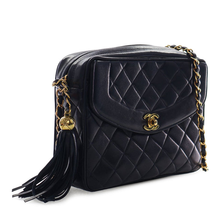 Chanel Small Matelassé Cuir d’agneau Diana Pompon Sac caméra