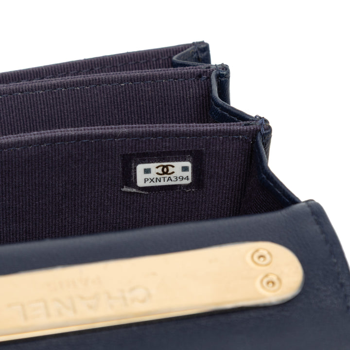 Chanel Mini Cuir d’agneau Paris Le19M Charming anse supérieure à rabat