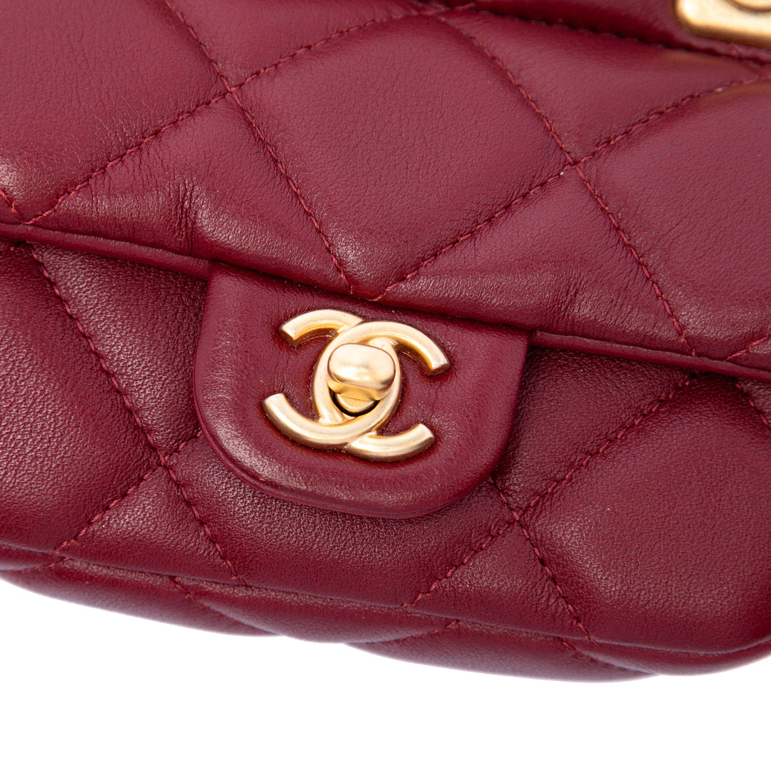 Chanel Matelassé Cuir de veau Lady Card Holder avec chaîne sac à anse supérieure