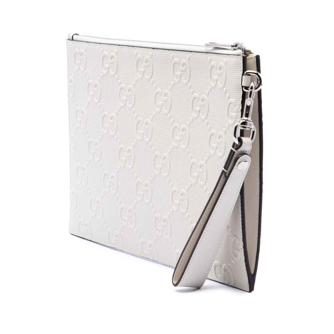 Gucci GG embossé perforé Wristlet Pochette Cuir de veau