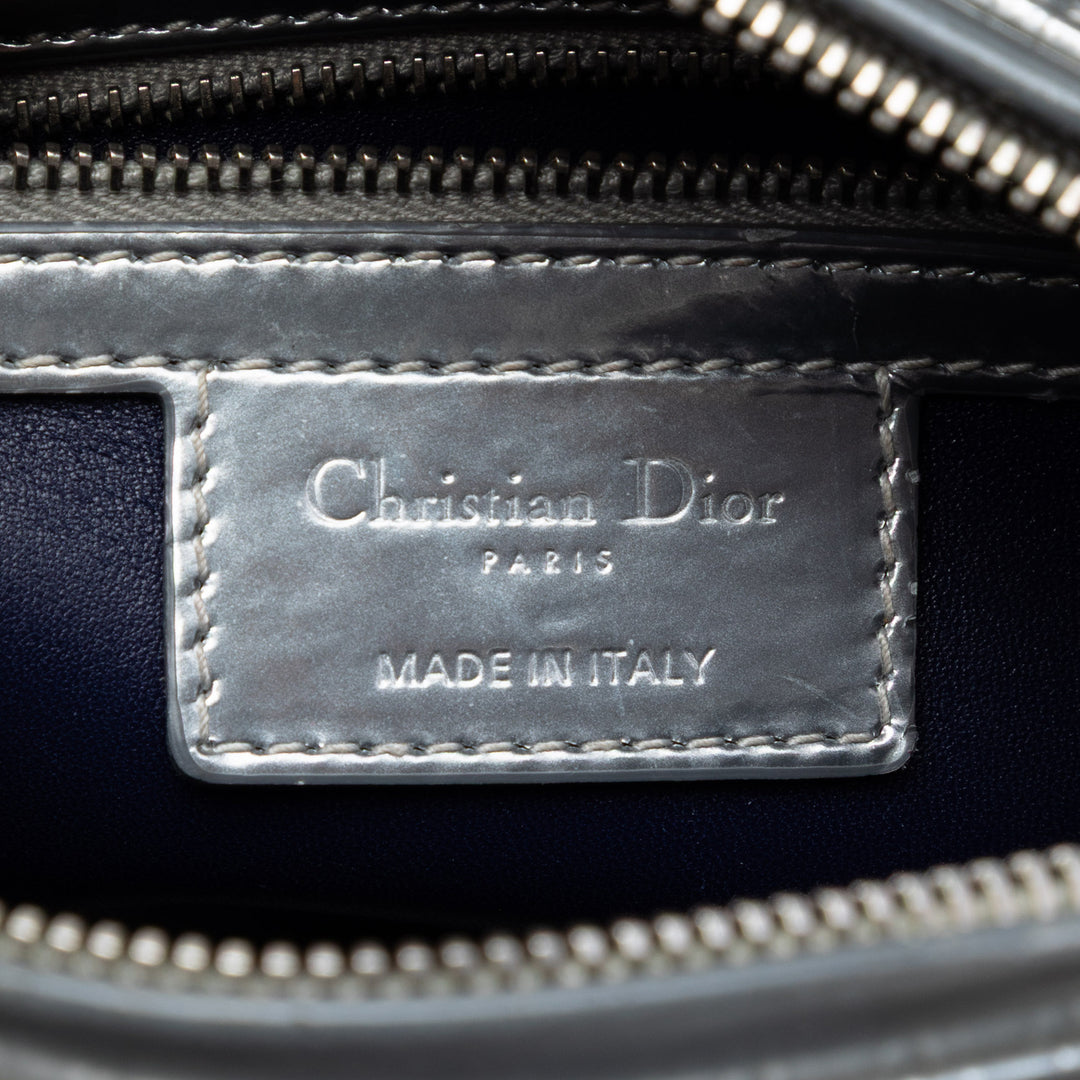 Dior Ombre Métallisé Microcannage Lady Dior Moyen Argenté – vue 5 – GABY PARIS