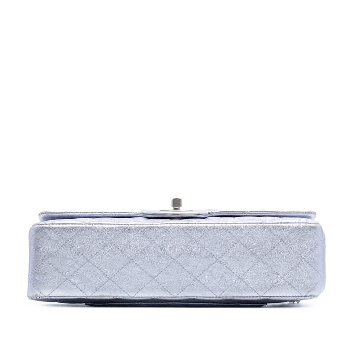 Chanel Medium Classic Métallisé Cuir de veau Double rabat Argenté