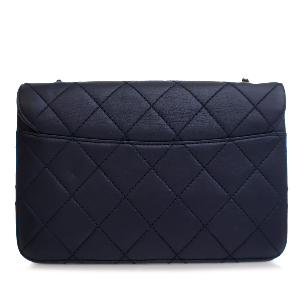 Chanel Mini Cuir d’agneau Beauty Lock Flap Bleu – GABY PARIS Authentique