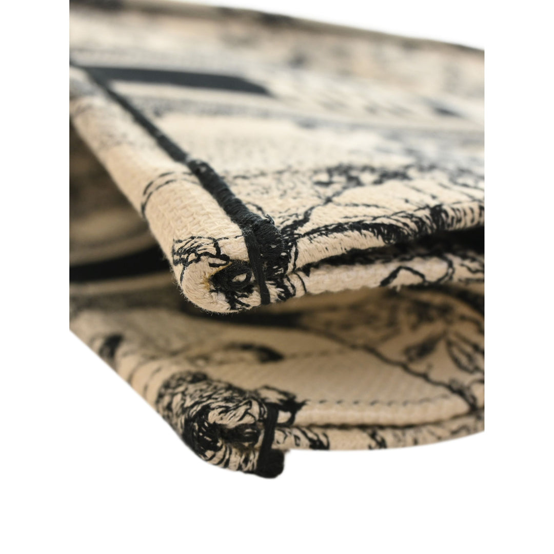 Dior Book Tote brodé Zodiac De Jouy Moyen Blanc – vue 5 – GABY PARIS