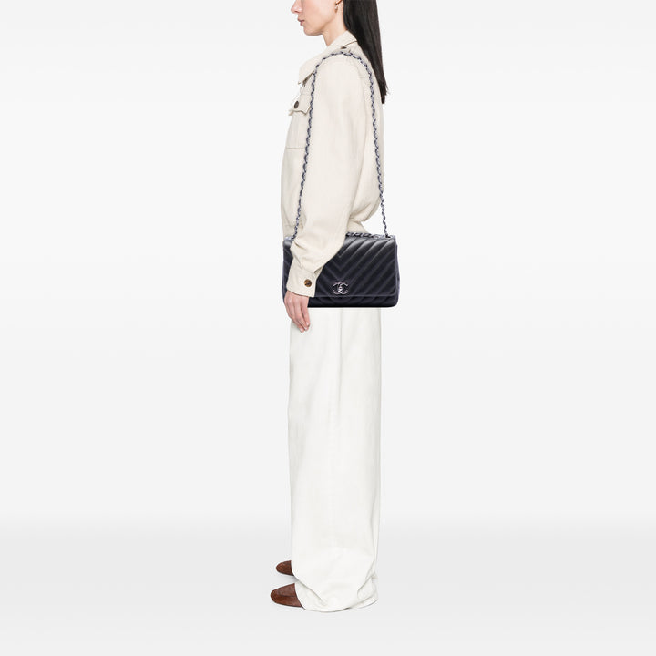 Chanel Medium Chevron Cuir d’agneau Surpique à rabat