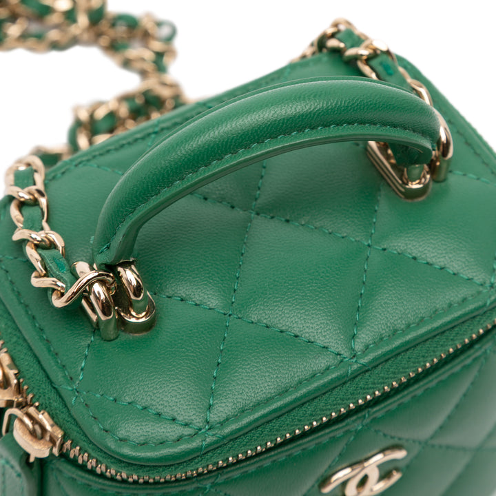 Chanel CC Matelassé Vanity avec chaîne Mini Cuir d'agneau Vert