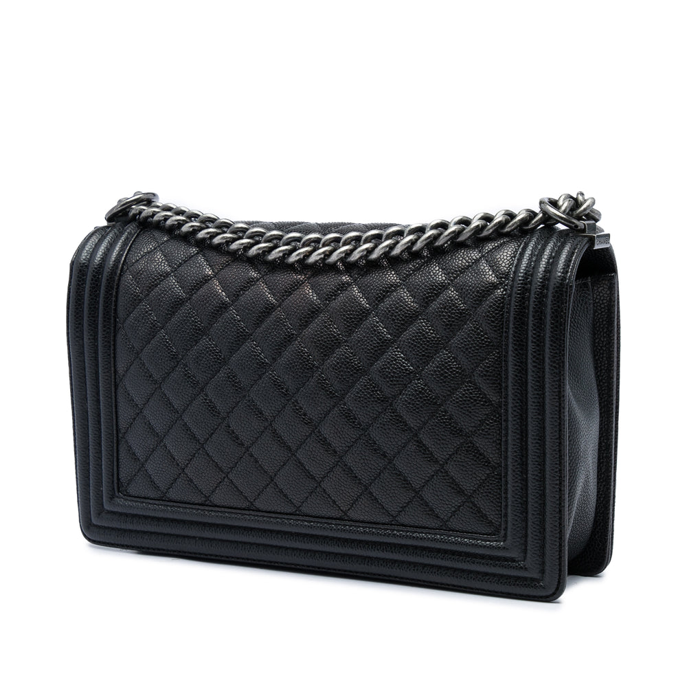 Chanel Sac bandoulière Matelassé Boy à rabat Grand Cuir caviar Noir – vue 2 – GABY PARIS