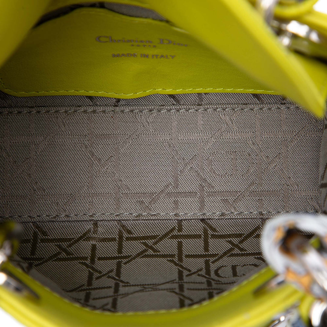 Dior Lady Dior Cannage Micro Cuir d'agneau Jaune – vue 4 – GABY PARIS