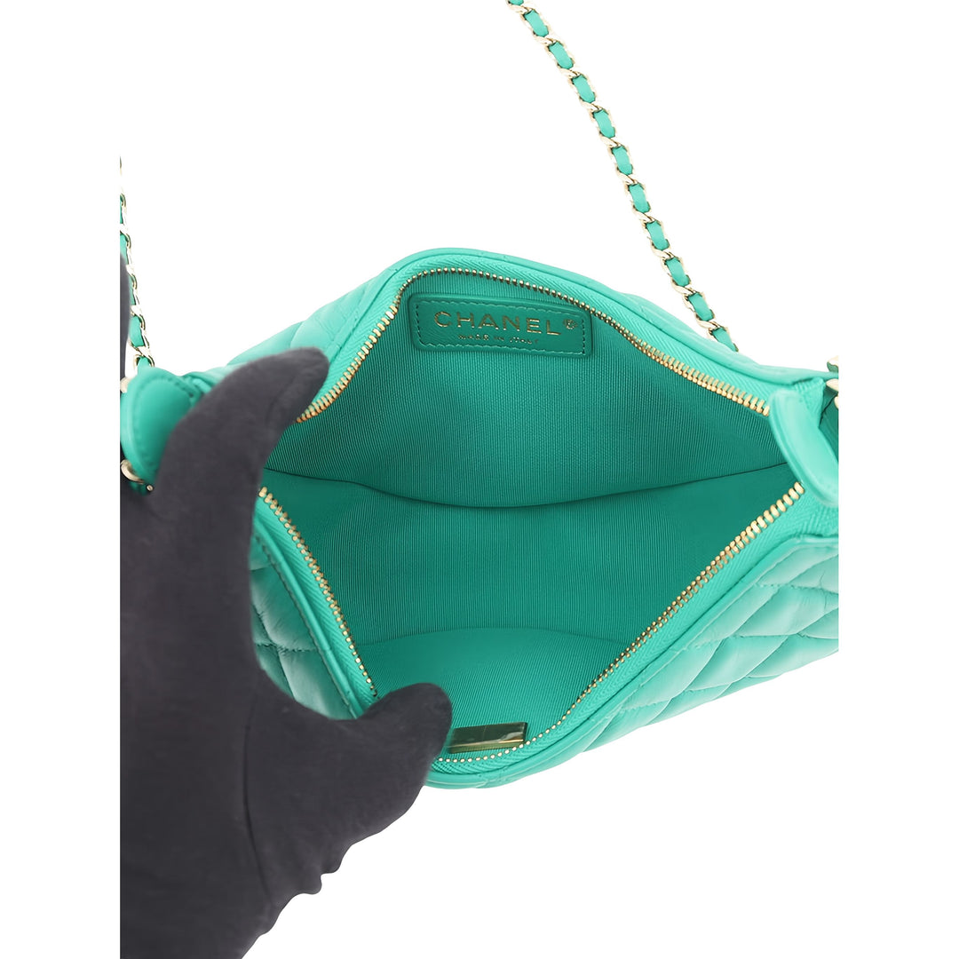 Chanel Matelassé Sac rond à chaîne Hook Hobo Sac Petit Cuir d'agneau Vert – vue 4 – GABY PARIS