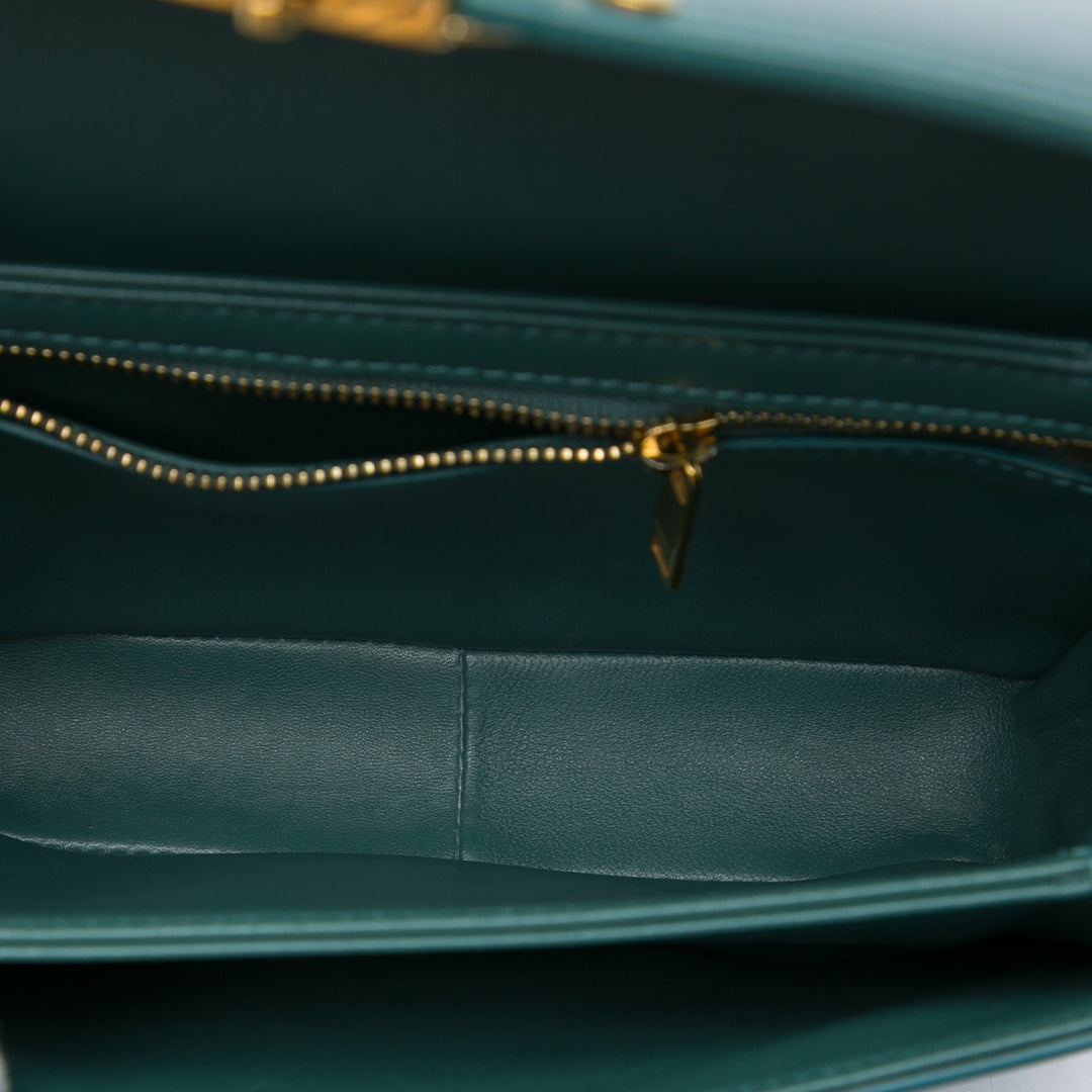 Celine Sac bandoulière brillant Triomphe Teen Cuir de veau Bleu – vue 4 – GABY PARIS